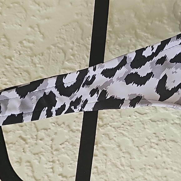 TRINSHAPER one piece bathing suit black and white. Size Medium to large. - Picture 3 of 12